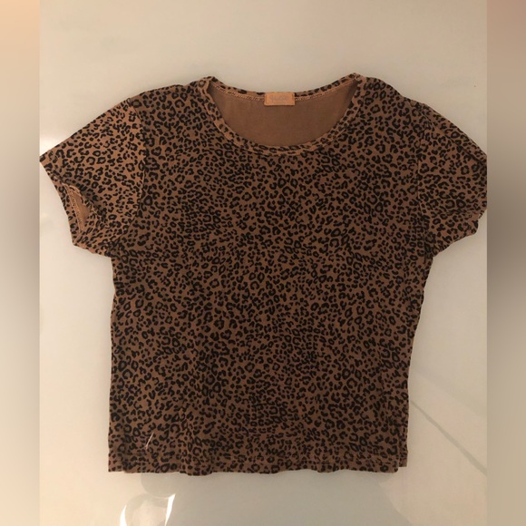 Brandy Melville Cheetah Tee - Picture 1 of 2